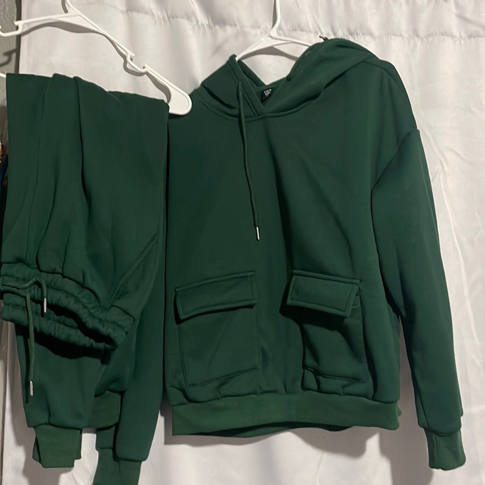 2 piece sweater and sweat